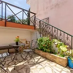 Nikos Seaside Apartament *