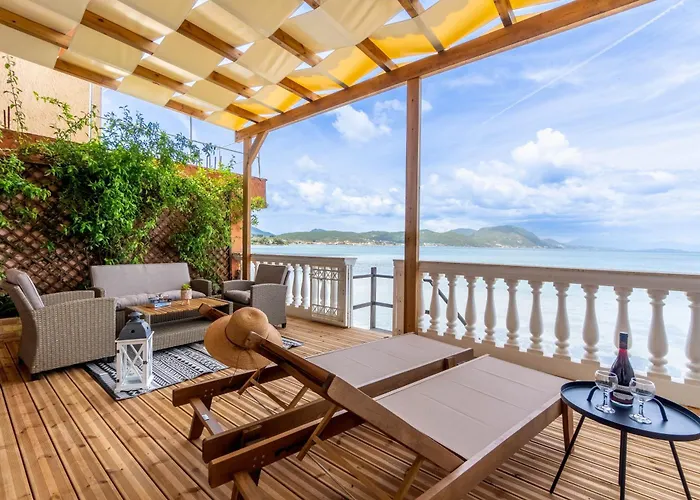 Διαμέρισμα Nikos Seaside *