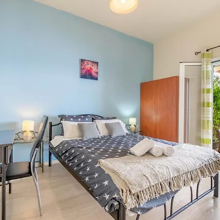 Nikos Seaside * Agia Pelagia Chlomou