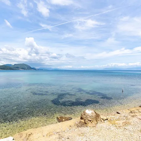 Апартаменты Nikos Seaside Agia Pelagia Chlomou