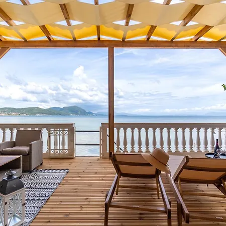 Apartament Nikos Seaside *
